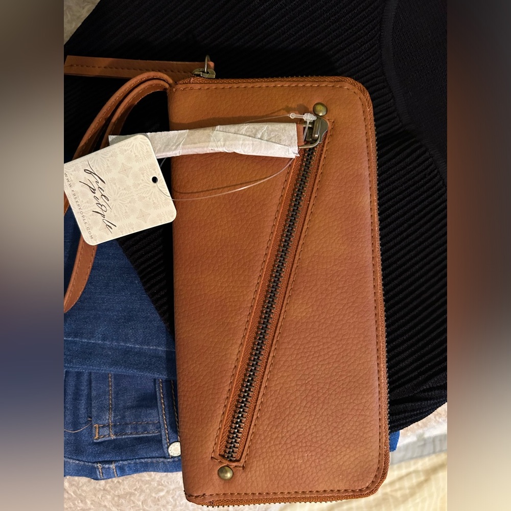 Free people wallet